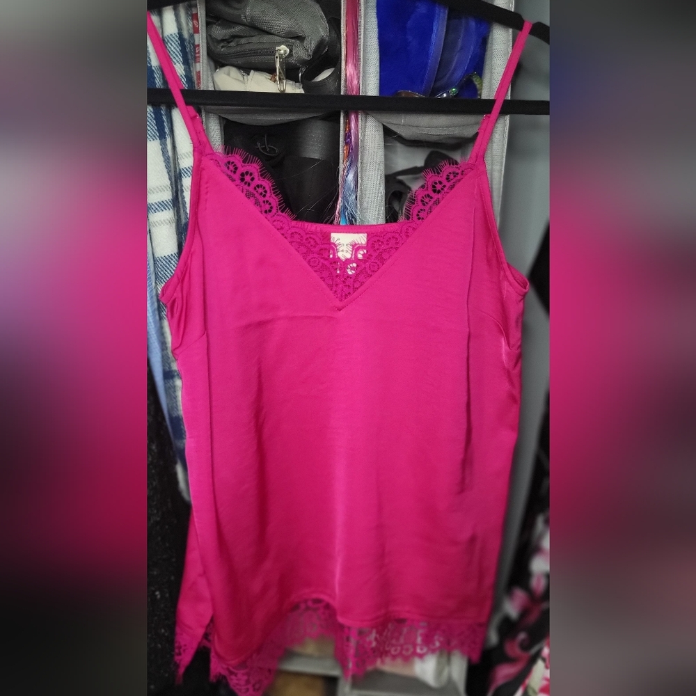 A New Day ● Pink Camisole V-Neck w/Lace ●  Adjustable Spaghetti Straps ● BNWOT